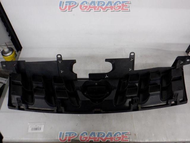 Nissan genuine
Front grille-05