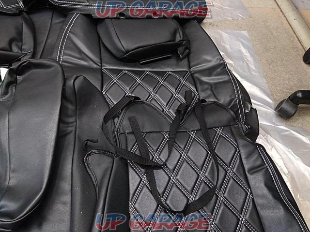 Clazzio seat cover
EM-7515
Black × White
Rooks/B44A/B45A/B47A/B48A-03