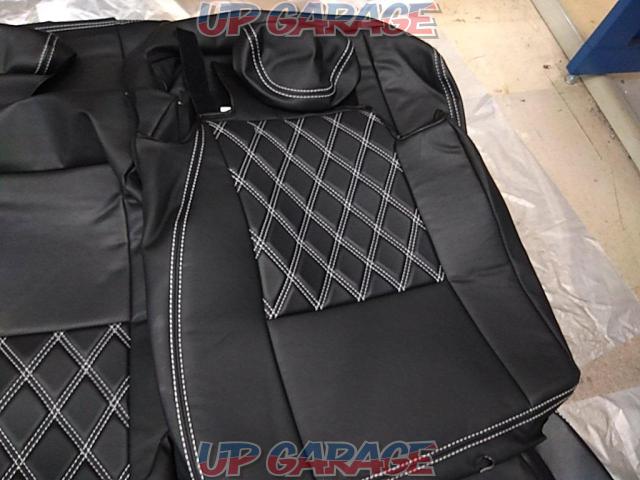 Clazzio seat cover
EM-7515
Black × White
Rooks/B44A/B45A/B47A/B48A-05
