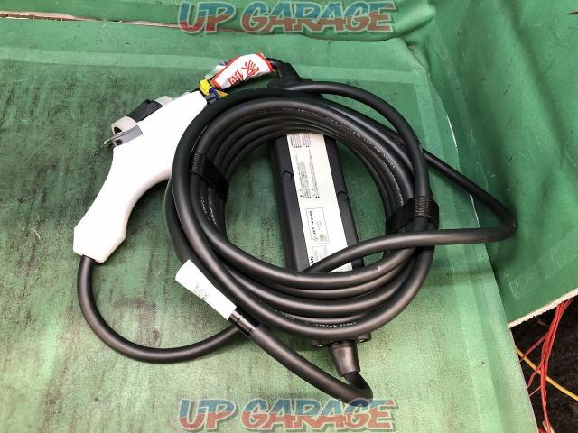 Nissan (NISSAN) genuine
[29690
6WX0A]
Reef
Manufacturer option electric vehicle EV charging cable (with control box)-02