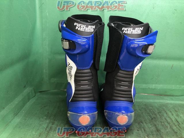 ARLENNESS
Racing boots-04