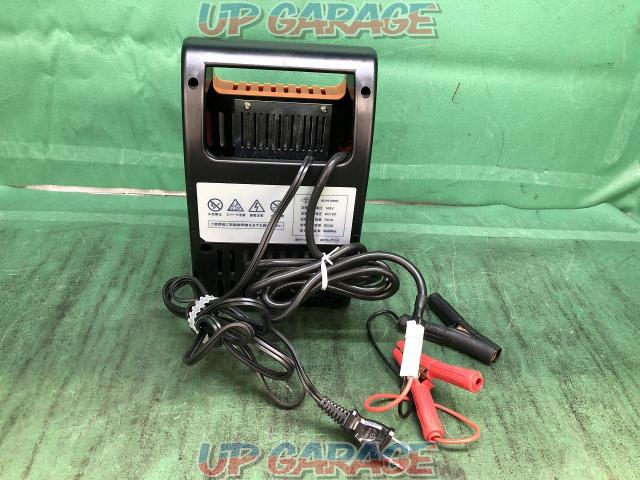 Harley-Davidson
[HD12-30]
AUTOMATIC
BATTERY
CHARGER
Original battery charger-03
