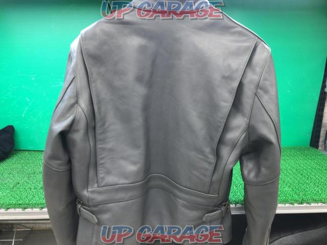 ALPHA
INDUSTRIES
Leather jacket-05