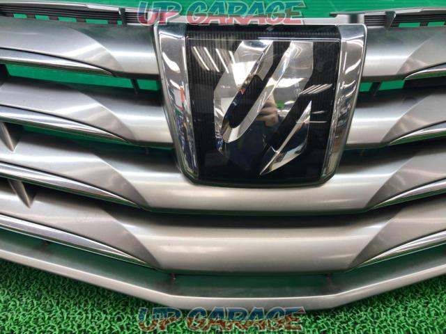 TOYOTA
Genuine front grille-03