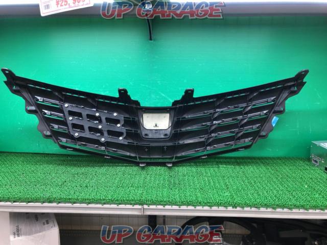 TOYOTA
Genuine front grille-09
