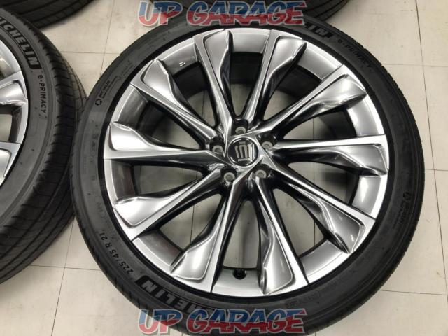 TOYOTA
Crown
Crossover
G advance leather package
Original wheel
+
MICHELIN
e・PRIMACY-02
