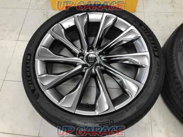 TOYOTA
Crown
Crossover
G advance leather package
Original wheel
+
MICHELIN
e・PRIMACY-04