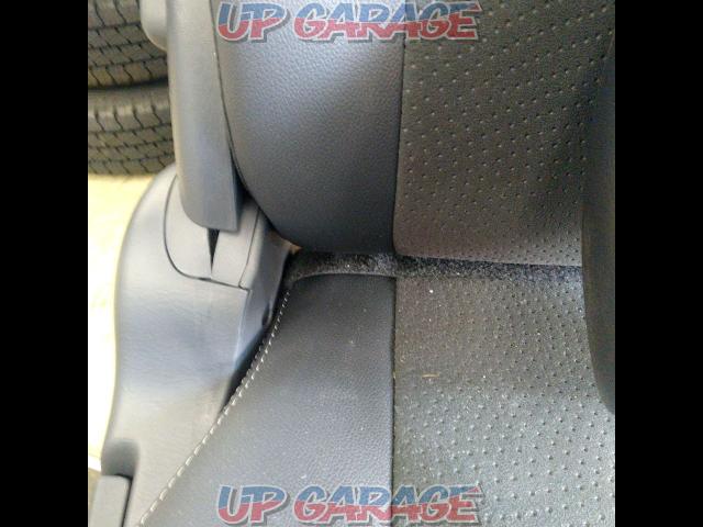 TOYOTA
Hiace
200 series
6 type Dark Prime II genuine half leather second seat-03