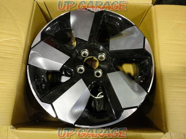 Others
Nissan original (NISSAN)
AURA
Original wheel
New car delivery removed-02