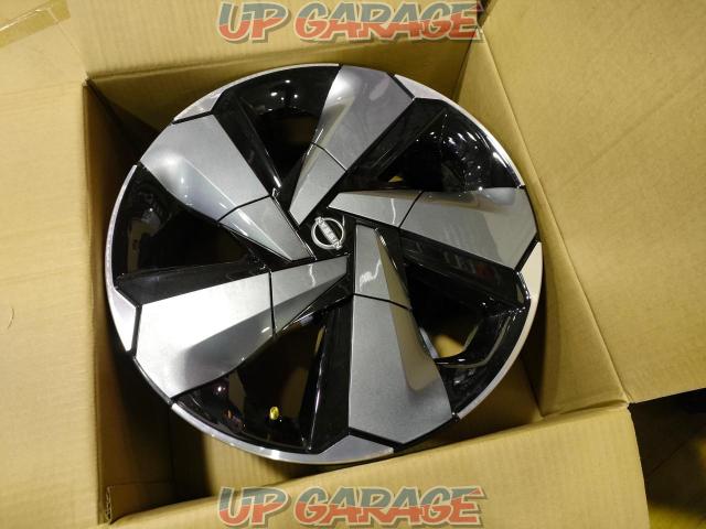 Others
Nissan original (NISSAN)
AURA
Original wheel
New car delivery removed-04
