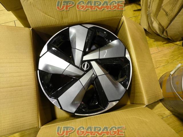 Others
Nissan original (NISSAN)
AURA
Original wheel
New car delivery removed-06