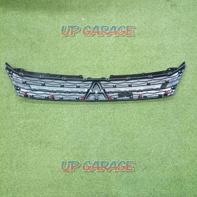 Mitsubishi genuine front grill
Body only-02