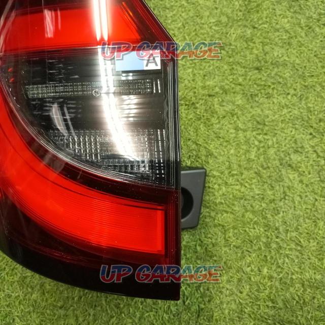 Toyota genuine LED tail lens (tail lamp) left outer only-04
