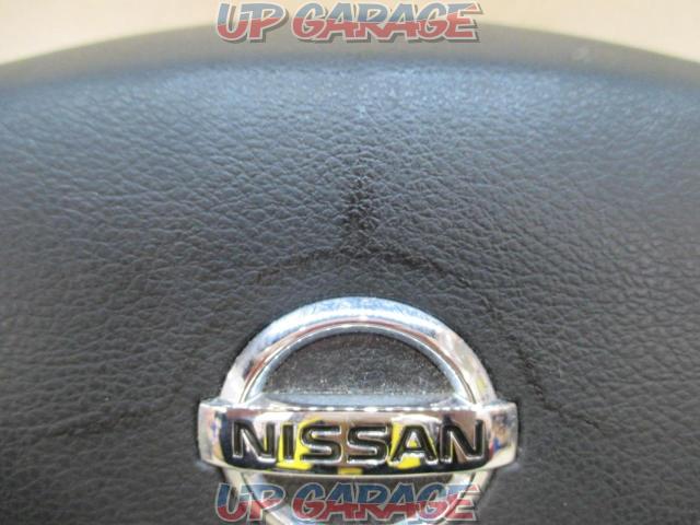 Genuine Nissan genuine leather steering wheel ■E51
Elgrand-02