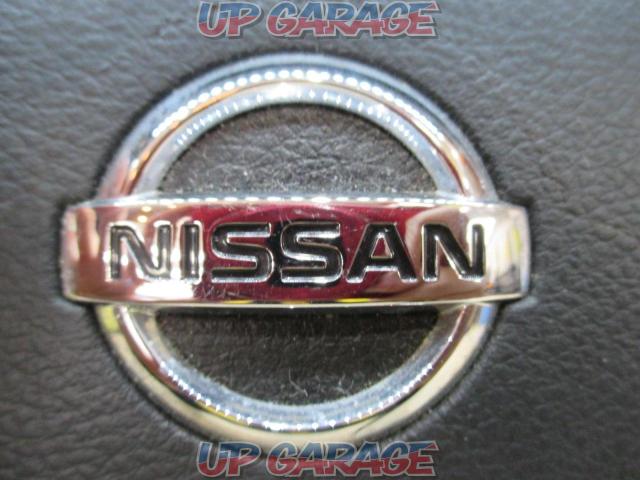 Genuine Nissan genuine leather steering wheel ■E51
Elgrand-04
