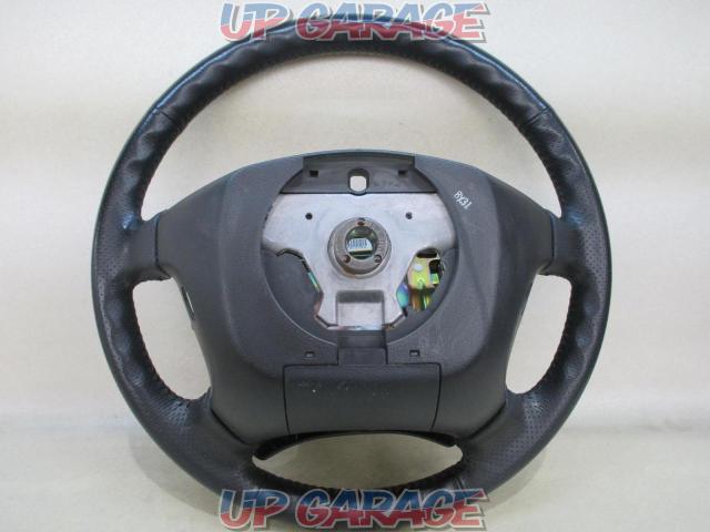 Genuine Nissan genuine leather steering wheel ■E51
Elgrand-05