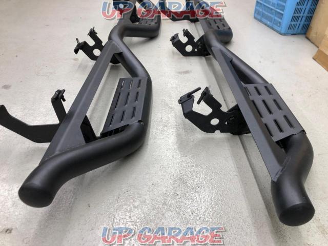 Manufacturer unknown side step board
Left and right set ■50 series RAV4
Used in adventure-06