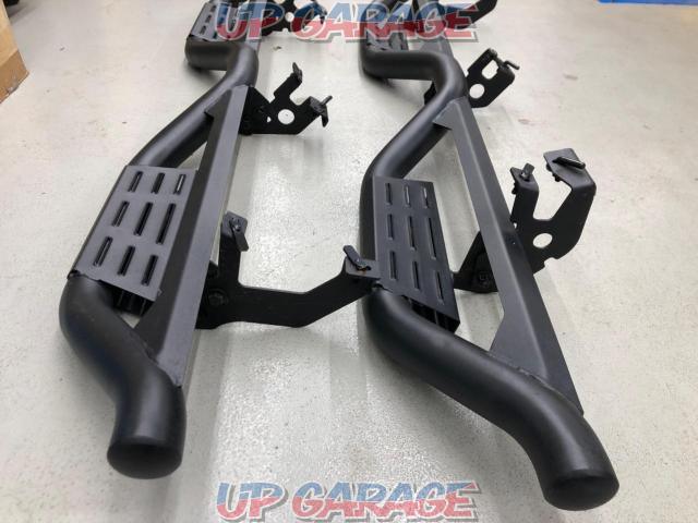 Manufacturer unknown side step board
Left and right set ■50 series RAV4
Used in adventure-07