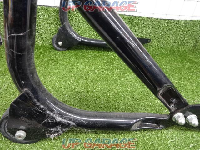 Moriwaki
Engineering rear maintenance stand
Used CBR1000RR (model year unknown)-06
