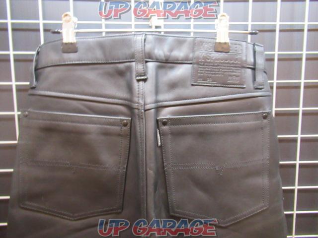 KADOYA leather pants
Size 33-07