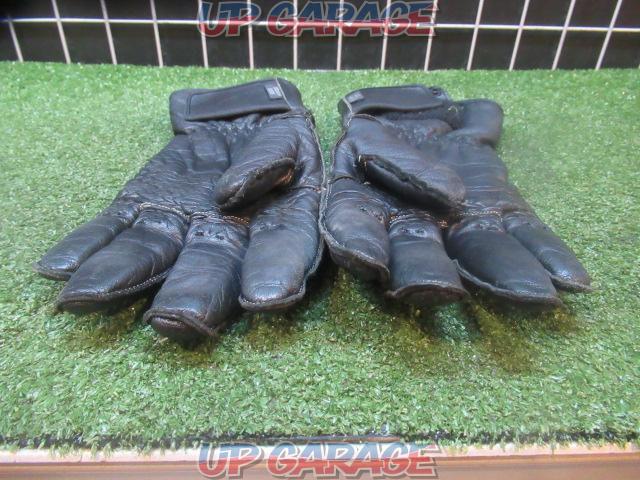 YeLLOW
CORN LEATHER GLOVES
Size M-08