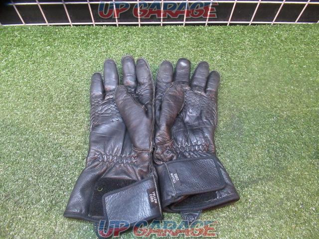 YeLLOW
CORN LEATHER GLOVES
Size M-10