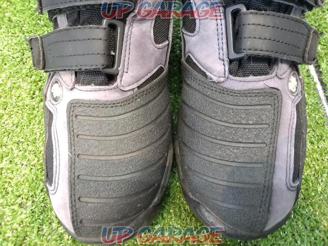 ELF
Touring shoes
25.0
S1010-10