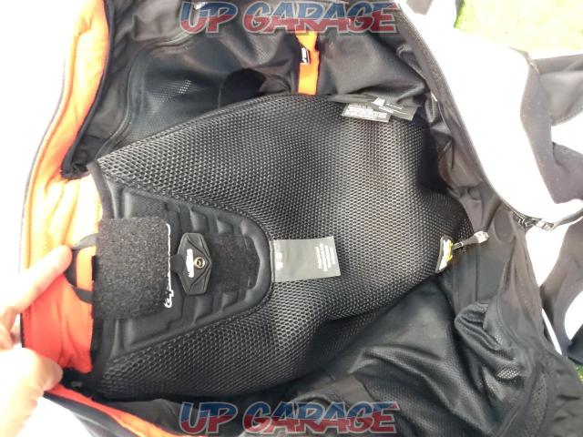 [
Alpinestars

Alpinestars
GP
PRO
SUIT
TECH-AIR
(
BLACK
WHITE
RED
)
GP
Professional
Leather
Suit
USA38
EU48-02