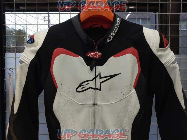 [
Alpinestars

Alpinestars
GP
PRO
SUIT
TECH-AIR
(
BLACK
WHITE
RED
)
GP
Professional
Leather
Suit
USA38
EU48-10