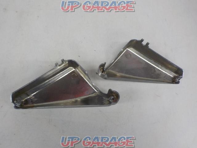 Unknown Manufacturer
Plated side cover left and right set
Used in Zephyr 400/1990-04