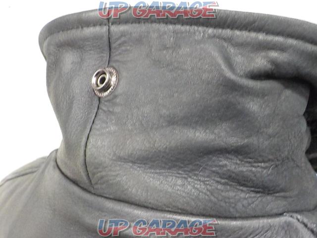 DEGNER
Leather jacket
Size: M-05