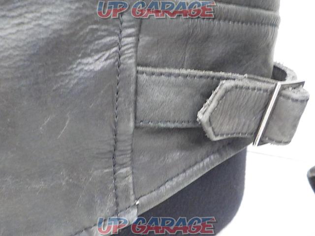 DEGNER
Leather jacket
Size: M-07
