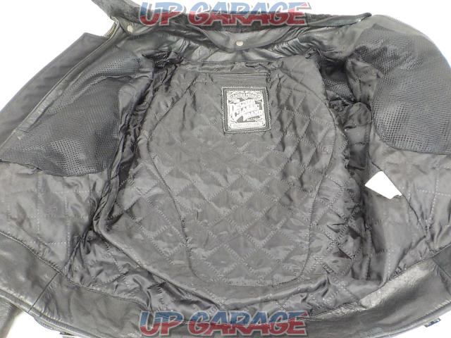 DEGNER
Leather jacket
Size: M-09
