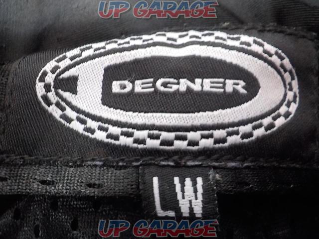 DEGNER (Degner)
Leather pants
Size: LW-10