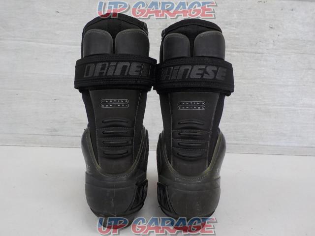 DAINESE
Racing boots
Size: 27.0-02