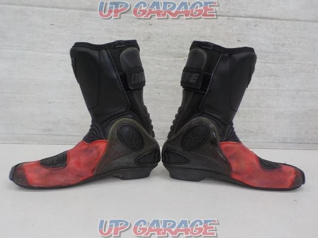 DAINESE
Racing boots
Size: 27.0-04