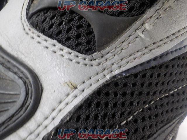 elf
Synthase 15
Riding shoes
Size: JP / 26.0cm-06