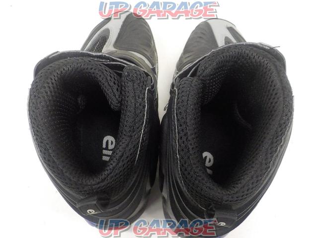 elf
Synthase 15
Riding shoes
Size: JP / 26.0cm-09