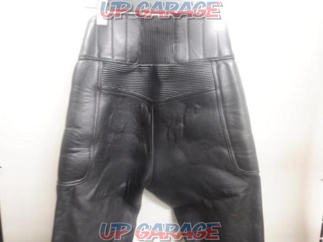 Unknown Manufacturer
Leather pants-03