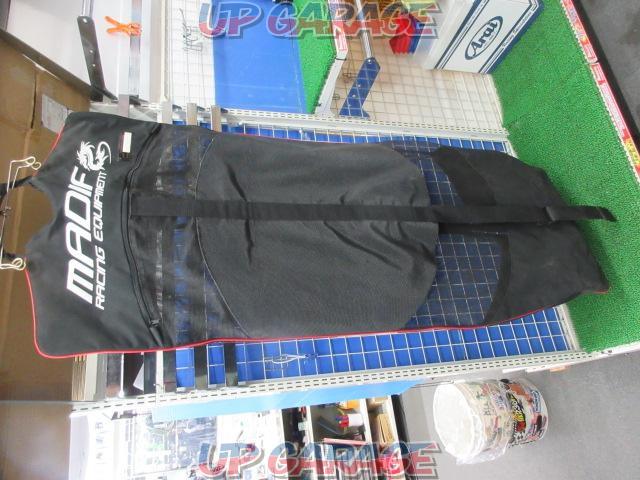 MADLF
Racing suit cover-02