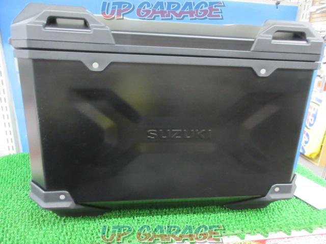 SUZUKI
Genuine option
Top case & pannier case set
V-STROM
1050XT(21’) removed-05