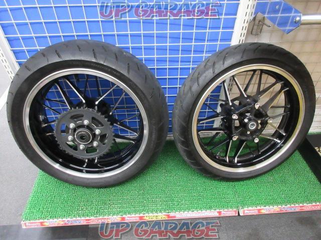 KAWASAKI genuine front and rear wheel set
Z 900 RS
Removed from 2022 model-02