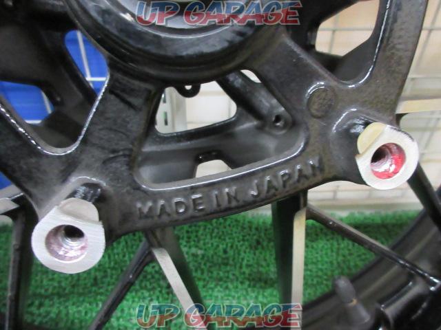 KAWASAKI genuine front and rear wheel set
Z 900 RS
Removed from 2022 model-03