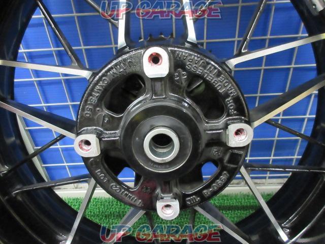 KAWASAKI genuine front and rear wheel set
Z 900 RS
Removed from 2022 model-08