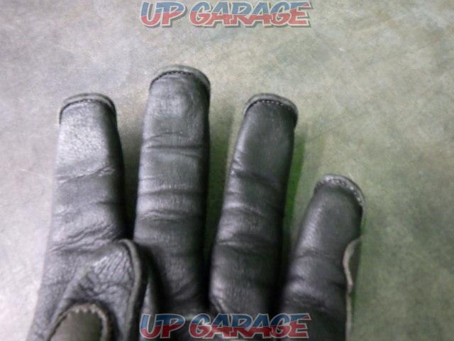 PAIR
SLOPE LEATHER GLOVES
Size M-08
