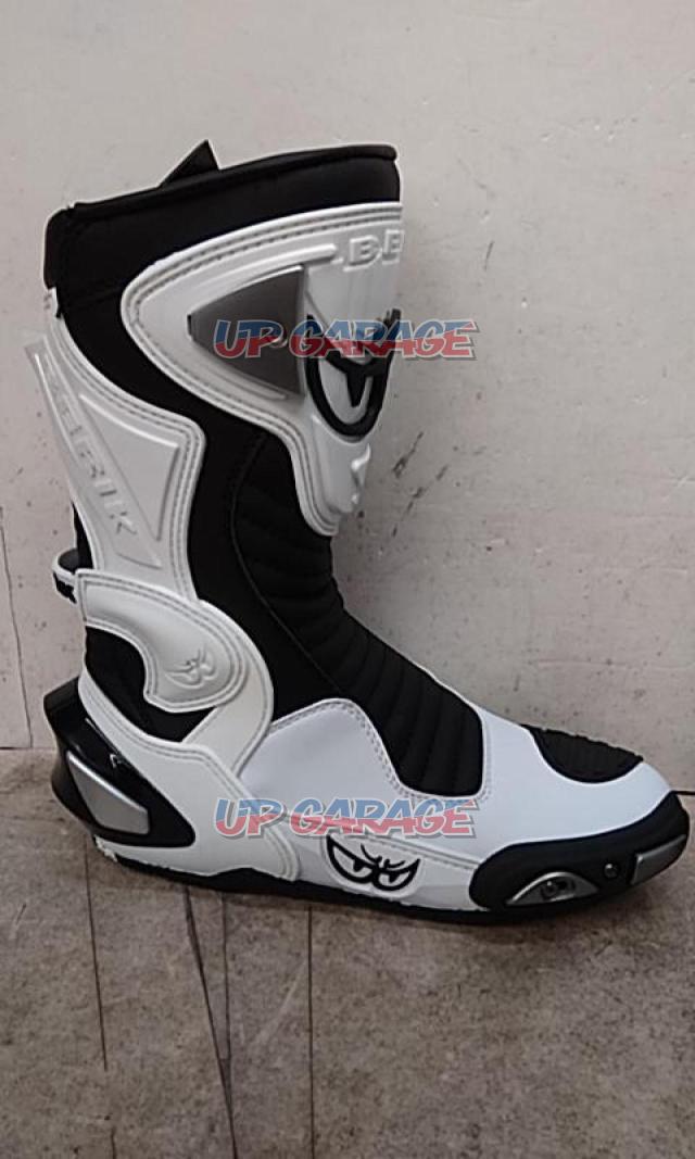Size: 43 (27 cm)
BERIK (Berwick)
Racing boots
GPX-05