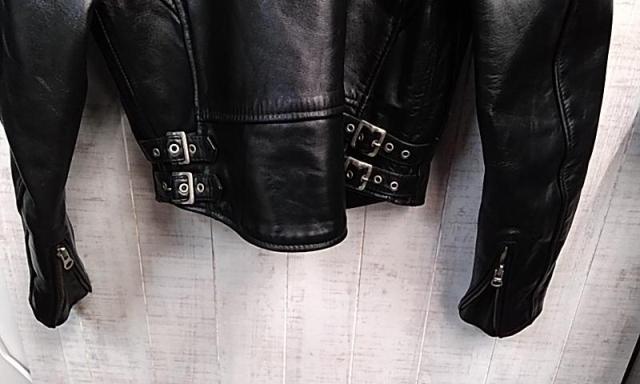 Size: Unknown (about S to M)
Harley
Leather jacket (horseskin)-09