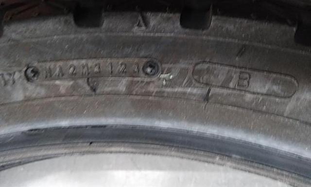Dunlop
Tubeless tires 90/90-18
51H-05