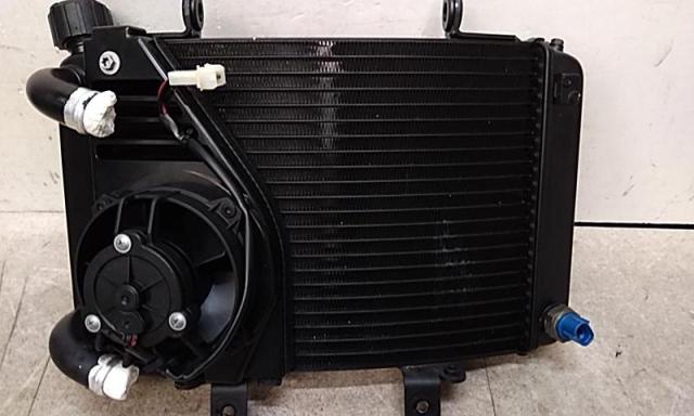 KTM
Genuine radiator
690 Duke (around ’10)-03