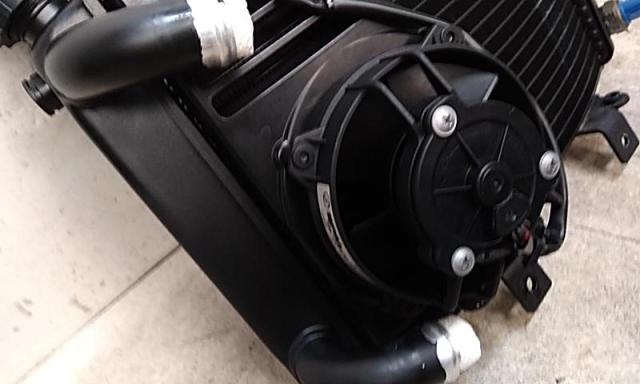 KTM
Genuine radiator
690 Duke (around ’10)-07
